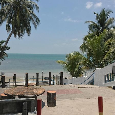 Comfy Beachfront View at Seri Bulan Condominium Teluk Kemang Beach Port Dickson Bagian luar foto